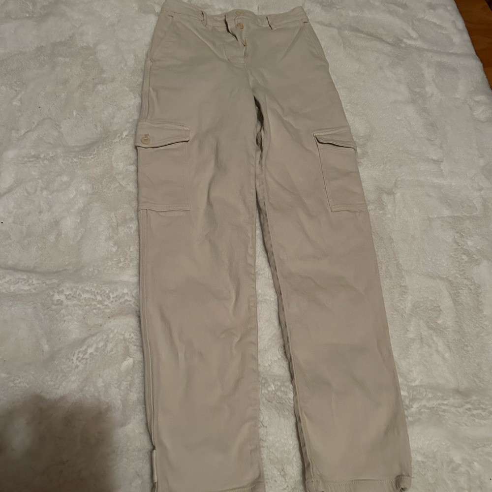 ARITZIA cream colored cargo pants